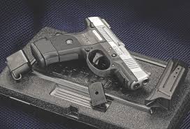 go to compact pistol ruger sr9c