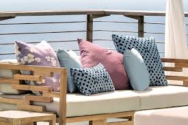 Un ottimo divano per un prezzo incredibileolivier klepperil divano è da un bellissimo design svedese: Cuscini Da Esterno Quali Materiali Scegliere Idee Fai Da Te