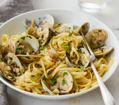 restaurant style linguine with clams