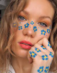 blue flower freckles makeup tutorial