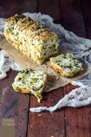 garlic herb and cheese pull apart bread