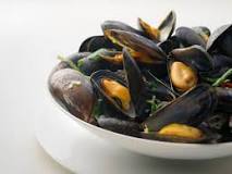 Can cooked mussels be eaten cold?