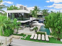 luxury homes for in miami