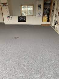 full flake polyaspartic floor in