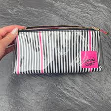 victoria s secret makeup bag depop