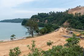 The pan borneo highway project is progressing smoothly although some difficulties are being encountered at the papar district due to the presence of some houses at the project site. The End Of The Road The Future Of The Pan Borneo Highway