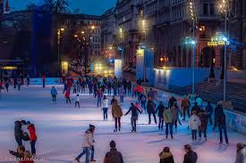 Die bahnstation perchtoldsdorf liegt relativ weit östlich des ortszentrums. Eislaufen In Wien 2018 2019 Eislaufplatze Und Offnungszeiten Viennainside At
