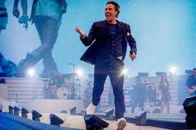For the 2019 shows, marco specifically requested that the starting point for the de kuip shows would be the level of last year's sportpalais concerts where the team first introduced cinematographic content. Geen Supportersgejuich Maar Meezingen Met Borsato In De Kuip Het Parool