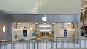 apple retail update danbury