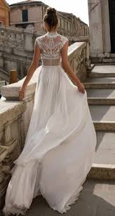 Das hochzeitskleid ohne spitze besteht normalerweise nur aus satin, chiffon oder tüll. Raffiniert Auch Ohne Ausschnitt Brautkleider Mit Kragen