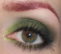 sparkly smoky green eye makeup look