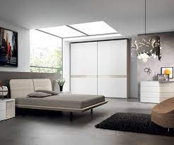 Zenzero shop propone molti modelli di camere da letto moderne a prezzi scontati fino all'80%. Camere Da Letto Arredamenti Neziosi