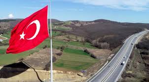 Bayrak, 29 mayıs 1936'da 2994 sayılı türk bayrağı kanunu ile şekillendirilmiş ve türkiye'nin ulusal bayrağı olarak kabul edilmiştir. Turkiye Nin En Buyuk Bayragi Samsun Da Dalgalaniyor Son Dakika Haberleri