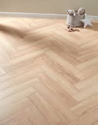 elegant oak laminate flooring