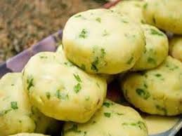 Sajian tradisional dari bahan olahan kentang ini diketahui sangat populer olah masyarakat indonesia. Resep Masakan Lezat Cara Membuat Perkedel Kentang Enak Dan Gurih Youtube