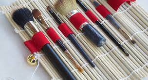 8 insram worthy makeup brush holders