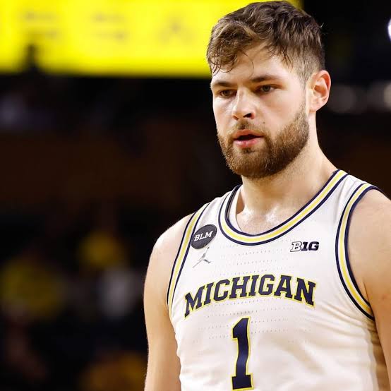 Hunter Dickinson Calls Michigan 'Fake Midwest,' Says Kansas Fans are Nicer  - Sports Illustrated