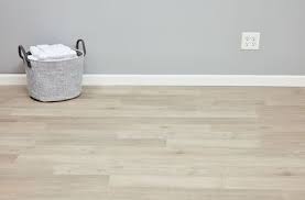 laminate flooring pros and cons
