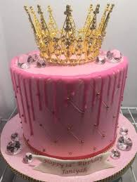 At cakeclicks.com find thousands of cakes categorized into thousands of categories. 50 Queen Cake Design Cake Idea March 2020 Queens Birthday Cake Sweet 16 Birthday Cake Pretty Birthday Cakes