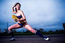 野球好きタレントで一番になりたい！ 稲村亜美が水着で“神グラビア”「でもプロ野球選手はやめとけってよく言われます（笑）」 (2016年5月1日) -  エキサイトニュース