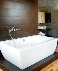Freestanding Tub With Wall Mounted