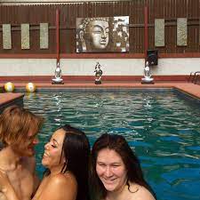 Las Vegas nudist resort dubbed 'Disneyland for grown ups' where single men  are banned - Mirror Online