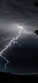 lightning strikes on trees 4k iphone 12