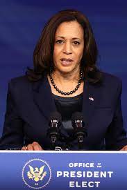 Kamala harris has an ugly history of locking people up, violating civil liberties, and turning her after the new york times wrote an exposé of the case, kamala harris suddenly changed her position and. Kamala Harris Der Style Der Us Amerikanischen Vizeprasidentin Gala De