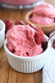 easy homemade strawberry frozen yogurt
