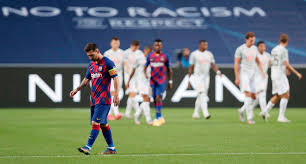 Messi, cabizbajo, ante la humillación del Barca ante el Bayern.