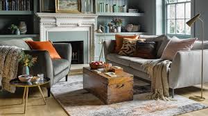 How To Arrange A Living Room For A