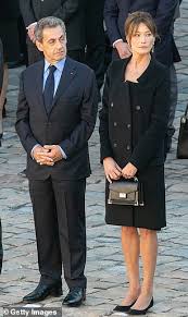 Find the perfect nicolas sarkozy stock photos and editorial news pictures from getty images. How 5ft 4 Nicolas Sarkozy Towers Over His 5ft 9 Wife Carla Bruni In Paris Match Photoshoot Daily Mail Online