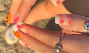 sacramento nail salons deals in and