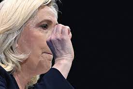 Marine Le Pen - Die Putin-Versteherin als Kümmerin der kleinen Leute -  Wiener Zeitung Online