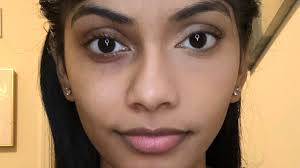 woman shares amazing undereye concealer