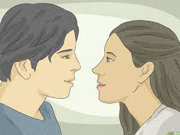 Comment savoir quand son petit ami veut qu'on l'embrasse