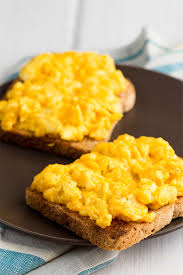 scrambled eggs with cheese 21 vegetarian recipes for students hurrythefoodup