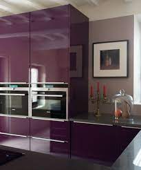 Découvrez nos conseils peinture meuble cuisine et idée couleur. Des Jolies Couleurs Pour La Cuisine Grise Noire Aubergine Rose Cuisine Aubergine Meuble Cuisine Deco Cuisine Grise