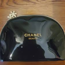 brand new chanel makeup pouch turn it