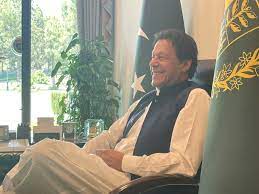 lmene MedIes's tweet - "Pakistan Başbakanı İmran Han, Pakistan Ulusal  Meclisi'ni dağıttıktan sonra mutlu bir ruh hali #ImranKhan " - Trendsmap