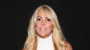In january 2020, lohan announced she was moving back to america and her plans for the upcoming year. Dina Lohan Lindsay Lohan S Mother Of Actress Charged With Dwi Cnn