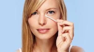 10 beauty uses for cotton swabs l