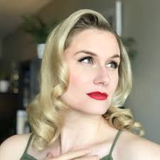 Here some great 50s hairstyles that is worth styling this hairstyle is the quintessential 50's era look that is all about the exorbitant cuteness along with the touch of domesticity. Retro Hairstyles From The 1950s For Women Hera Hair Beauty