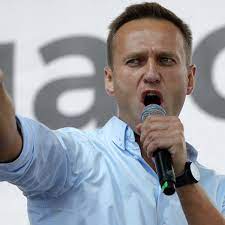 Alexei Navalny arrives in Germany for ...