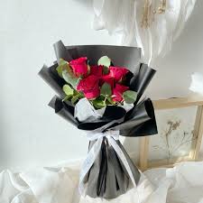 red roses bouquet bearloonsg