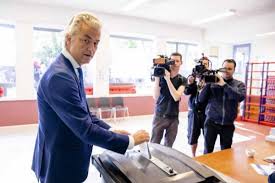 Wilders terminó el martes la campaña, la víspera del voto, con un alegato contra el islam en un debate mark rutte, primer ministro de holanda: Holanda Frena A La Ultraderecha Y Resucita A Los Socialdemocratas Internacional