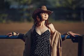 premium photo woman in a cowboy hat