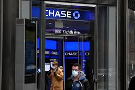 Multinational banking and financial services holding company, jpmorgan chase.the bank was known as chase manhattan bank until it merged with j.p. Chase Stopped A 60 000 Fraud Then It Gave Away 19 000 Los Angeles Times
