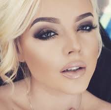 Hello blondes, today's post is just for you! Shared Smokey Eye Makeup Ideas For Green Eyes Excellent Beautytipsforlegs Dress Makeup Hair Makeup Beautiful Makeup