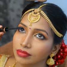 top female makeup artists in gudiyattam